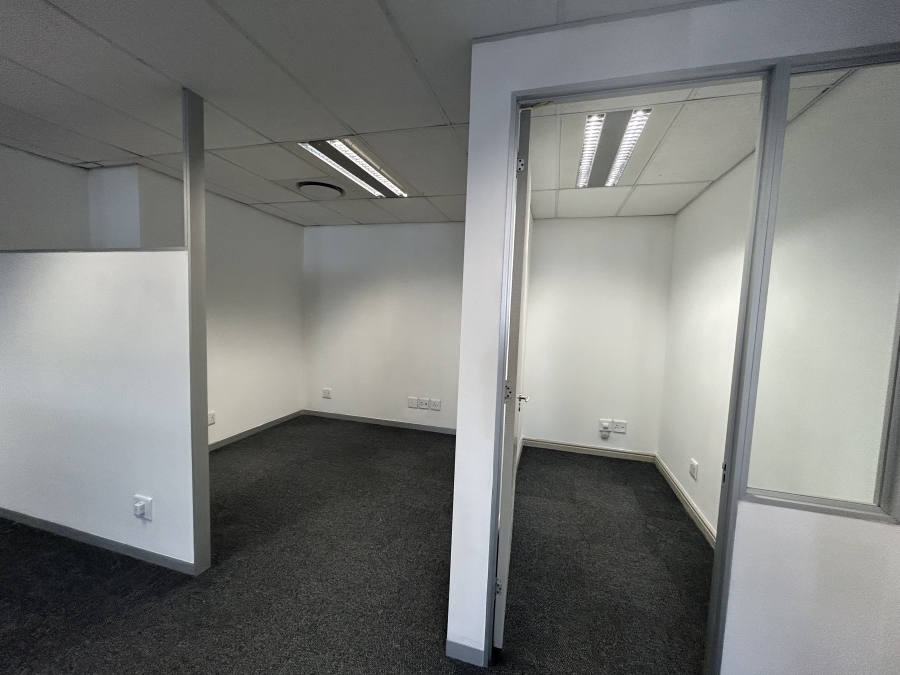 To Let Commercial Property for Rent in Mowbray Western Cape